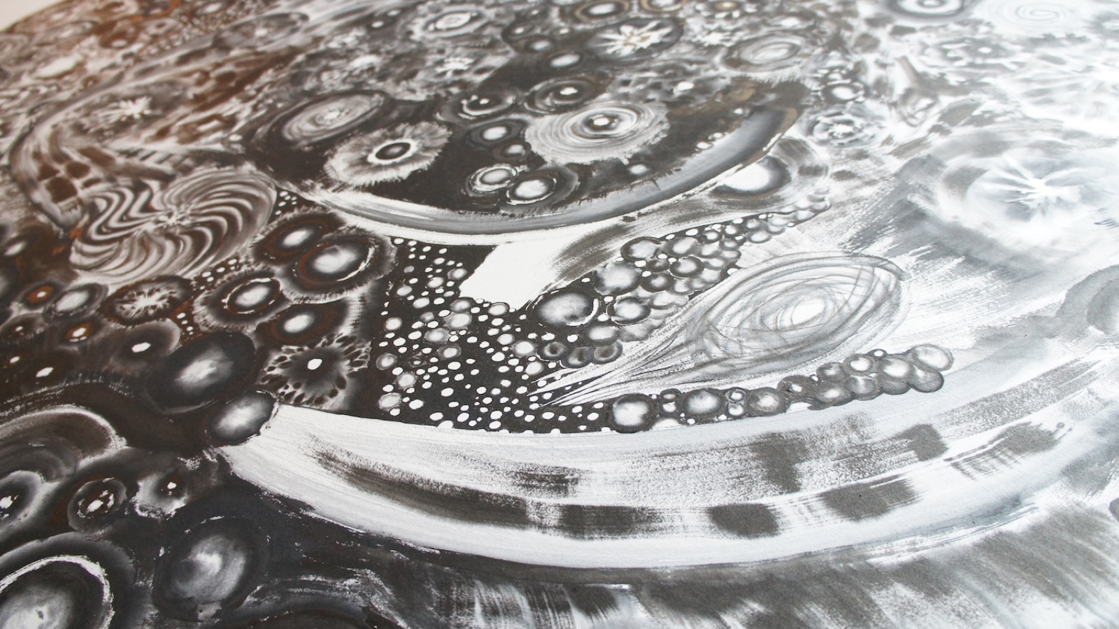 Skies of Atlantis — the painting glimpsed through the aperture